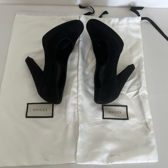 Gucci Vintage Black Suede Pumps Size 7 Platform Classic elegant style - Picture 1 of 8